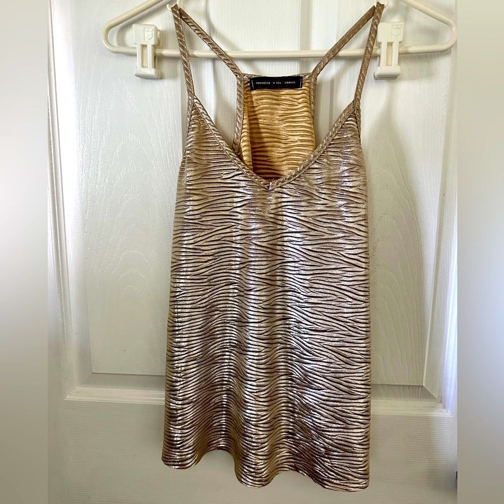 Happening in the Present Metallic Gold Ribbed Flowy Tank Top Size XS